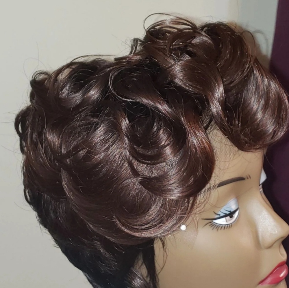 SHORT TAPERED GLUELESS WIG